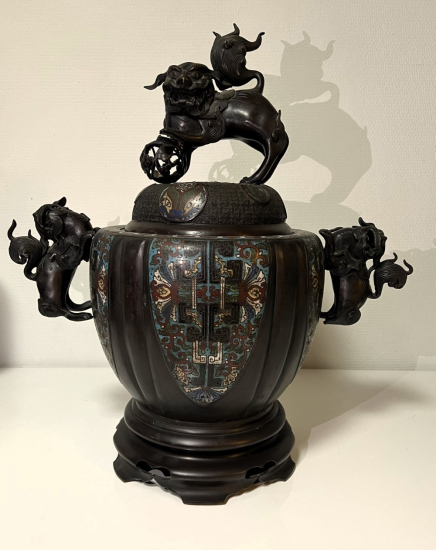 Bronze Chinese incense burner