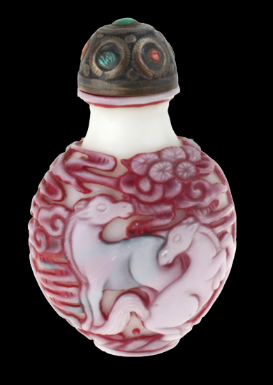 Chinese snuff bottle jade with red on white decorations
