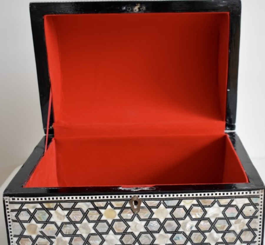 Handmade jewellery box with mother of pearl mosaic