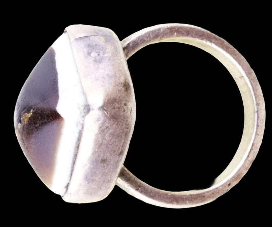 Silver ring with Agate eye stone