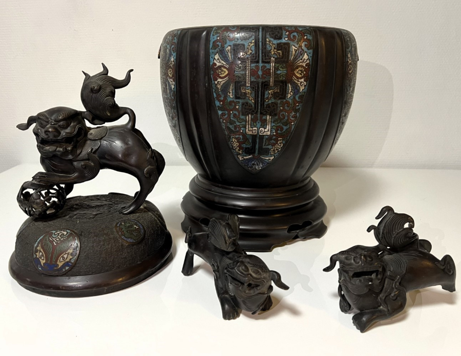 Bronze Chinese incense burner