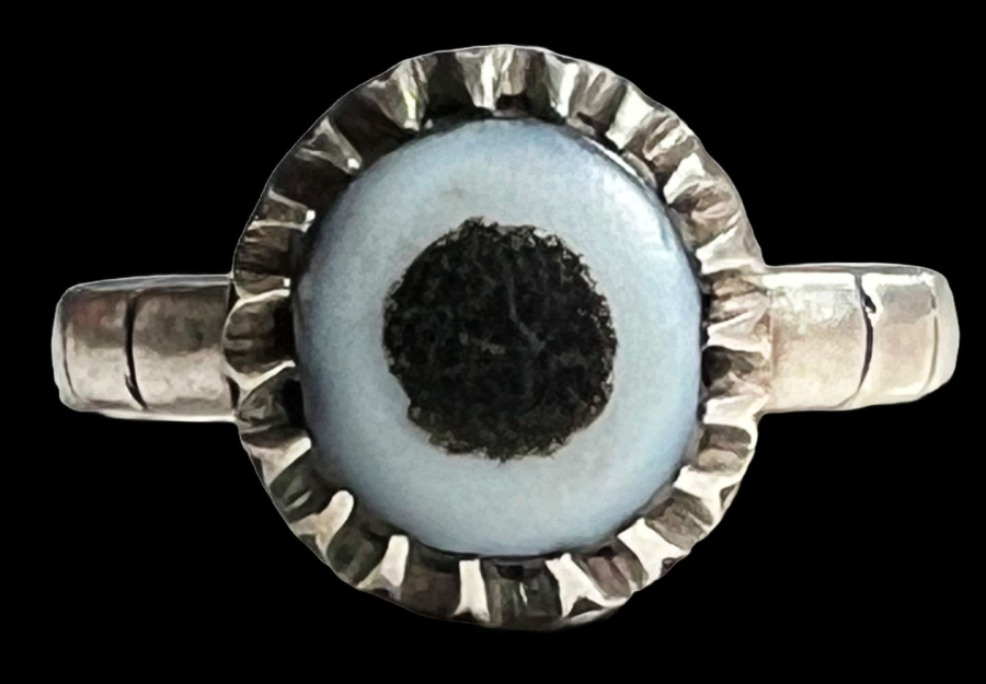 Silver ring with an agate eye stone
