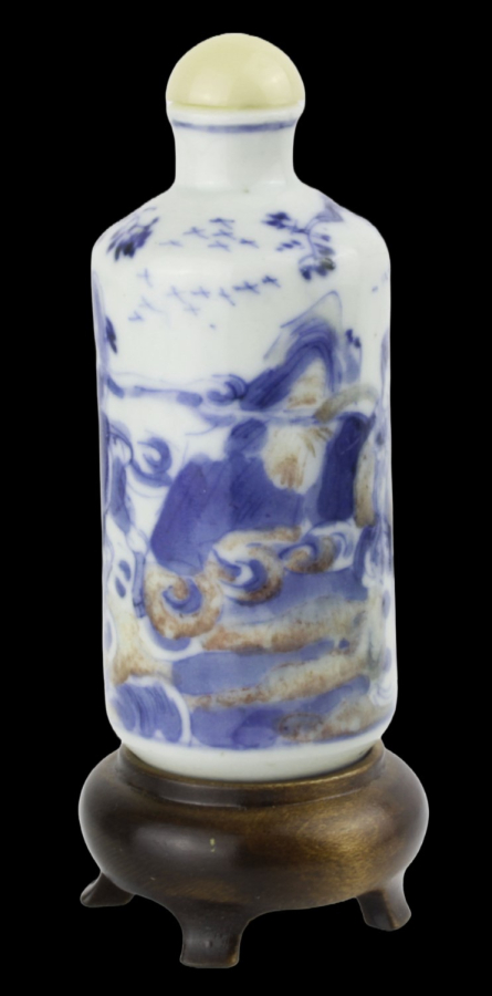 19th century Chinese porcelain snuff bottle 
