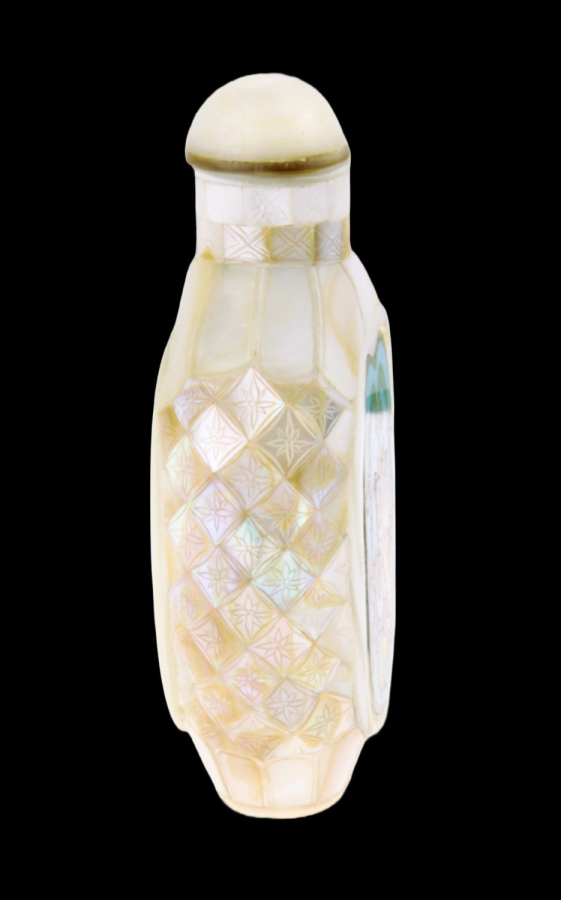 A 19th century Chinese mother of pearl snuff bottle 