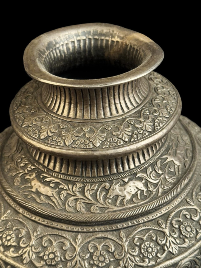 Mughal Indian silver jar